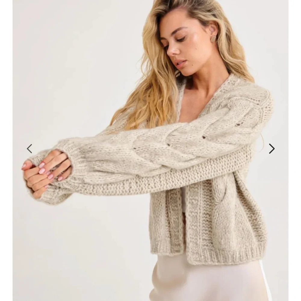 Rumored NWT Mimi Knit Cardigan - Picture 3 of 8